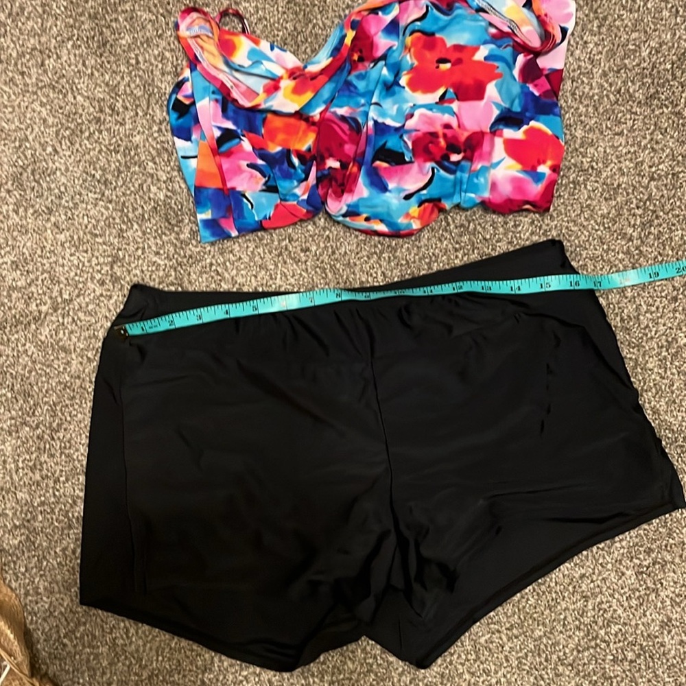 St. John’s Bay  swimsuit top & shorts size 10 - Picture 9 of 12